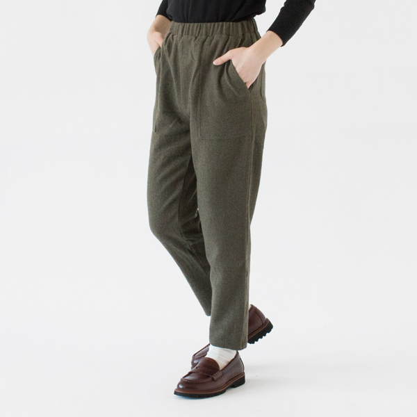 KHAKI、身長162cm