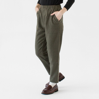 KHAKI、身長162cm