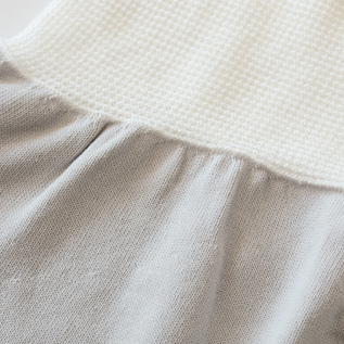 締めつけのないふわふわと心地のよいフィット感(WHITE GREIGE)