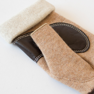 レザーのパッチがアクセントに(CAMEL) レザーのパッチがアクセントに(CAMEL)