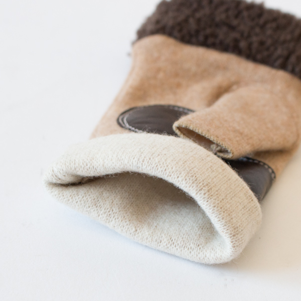 折り返し部分も暖か(CAMEL)