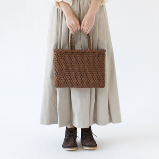 山葡萄の皮角型花結び編み飾りペンダント、他 山葡萄の皮角型花結び編み飾りペンダント。