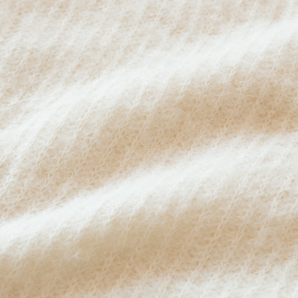 ベビーアルパカとシルクの心地よい肌触り(WHITE) ベビーアルパカとシルクの心地よい肌触り(WHITE)