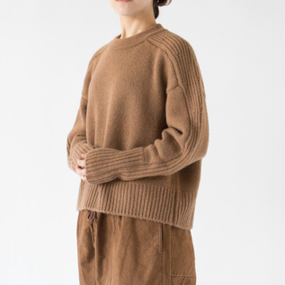 ベビーキャメル エポーレットセーター ／FACTORY（ファクトリー