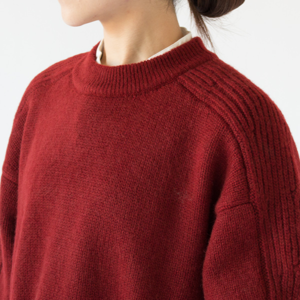 バンドカラーのシャツと合わせて(RED)