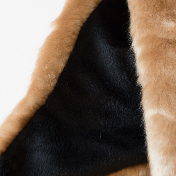 内側はポリエステル生地 内側はポリエステル生地