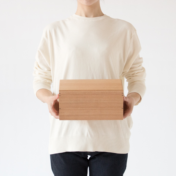 二段でおよそ3～4人用。一段だけでもお使いいただけます(身長162cm)