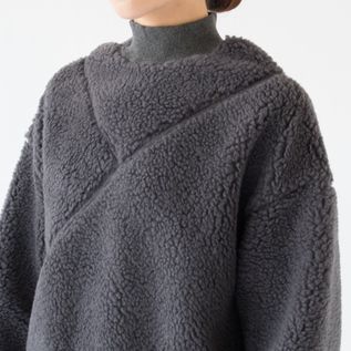 マフラーなしでも首元が暖かいモックネック仕様(身長162cm、GREY) マフラーなしでも首元が暖かいモックネック仕様(身長162cm、GREY)