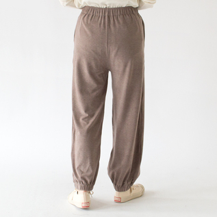 リラックスして穿けるゆとりのあるデザイン (身長162cm、BEIGE) リラックスして穿けるゆとりのあるデザイン (身長162cm、BEIGE)