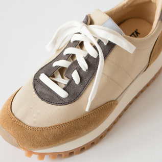 軽量で蒸れにくい素材で作られたMARATHON RUNNER TRAIL 軽量で蒸れにくい素材で作られたMARATHON RUNNER TRAIL