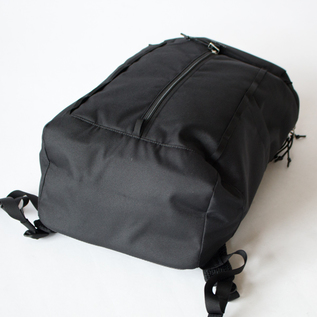 バックパック SUNE(BLACK WITH BLACK WEBBING) バックパック SUNE(BLACK WITH BLACK WEBBING)