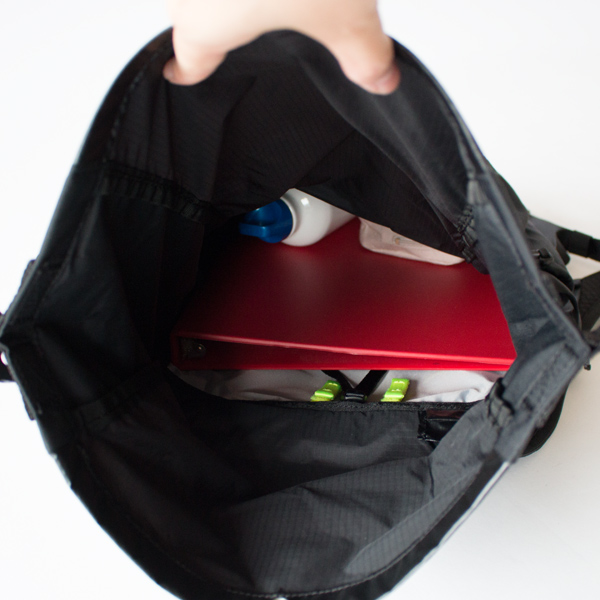 13インチのPCも入れることができます(BLACK ) 13インチのPCも入れることができます(BLACK )