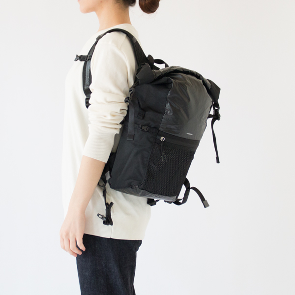 様々なコーディネートにも違和感なく馴染みます(身長162cm・BLACK ) 様々なコーディネートにも違和感なく馴染みます(身長162cm・BLACK )