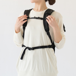チェストストラップとウエストストラップでより安定感が向上します(身長162cm・BLACK ) チェストストラップとウエストストラップでより安定感が向上します(身長162cm・BLACK )