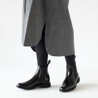 深めのスリットでボトムスとのレイヤードも楽しめます(GREY) 深めのスリットでボトムスとのレイヤードも楽しめます(GREY)