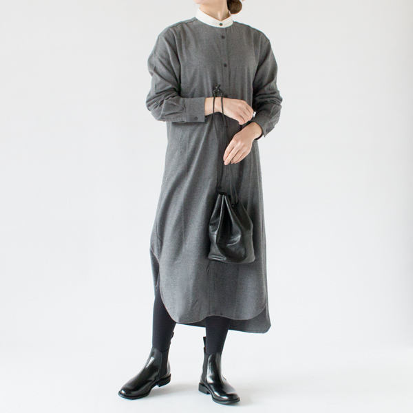 身長：162cm(GREY)