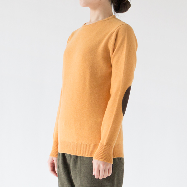 クルーネックエルボーパクルーネックエルボーパッチセーター（HARVEST GOLD）身長162cmッチセーター（HARVEST GOLD）