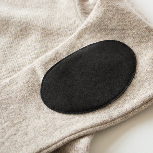 エルボーパッチがかわいいセーター エルボーパッチがかわいいセーター