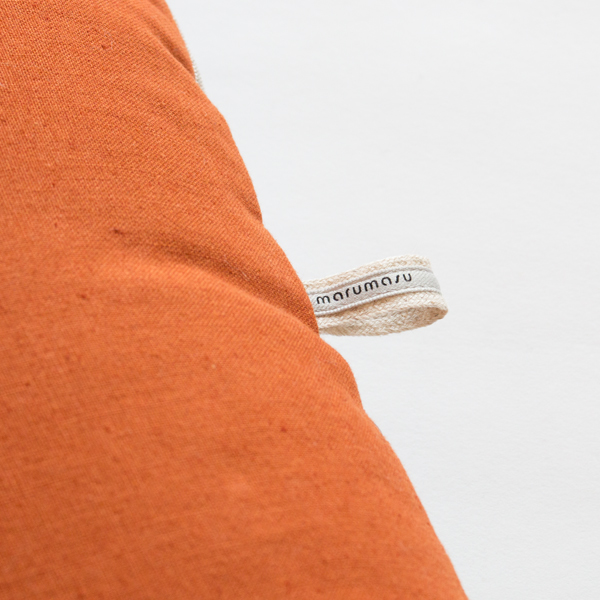ブランドロゴの入ったタグ付き(ORANGE)