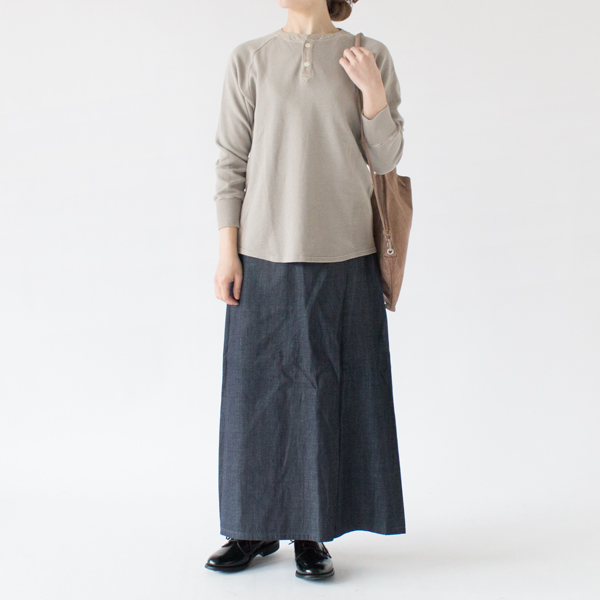 普段着としても（薄墨色、身長162cm）