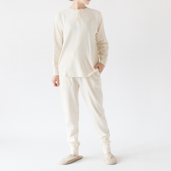 ワッフルロングジョンパンツとセットアップでも着用いただけます（生成色、身長162cm）