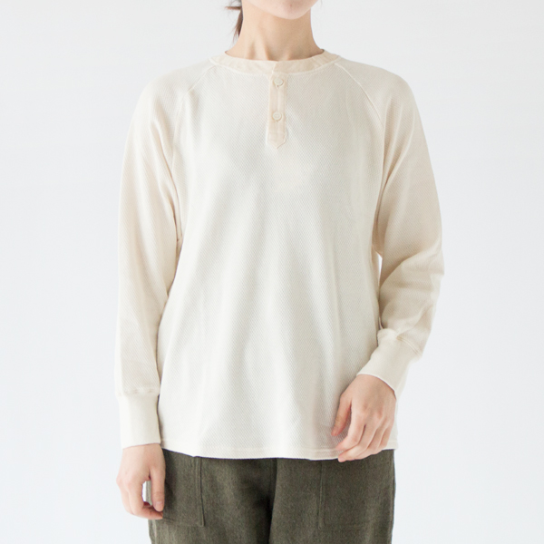 生成色、身長162cm
