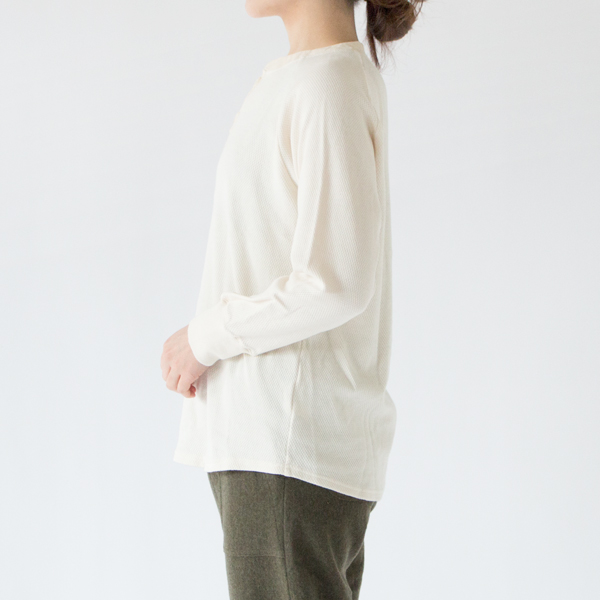 生成色、身長162cm
