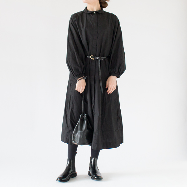 同系色のスタイリングも美しく映えるベルト(Black)