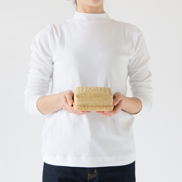 両手に収まるサイズ 両手に収まるサイズ