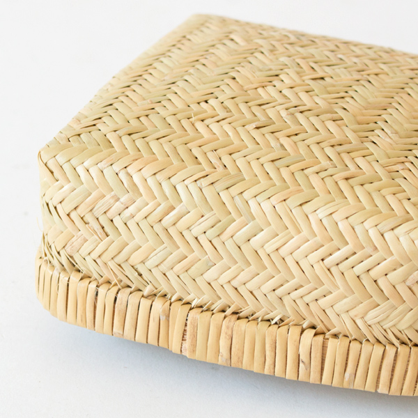 弾力性と通気性に優れた網代編み 弾力性と通気性に優れた網代編み