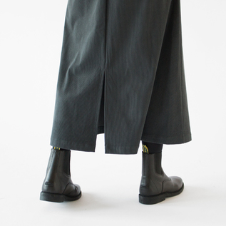 深めのスリットで動きやすいスカート(C.GREY) 深めのスリットで動きやすいスカート(C.GREY)
