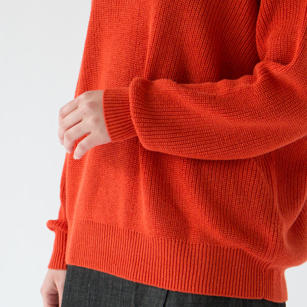 動きを妨げない、ふんわり軽い着心地(VERMILION)