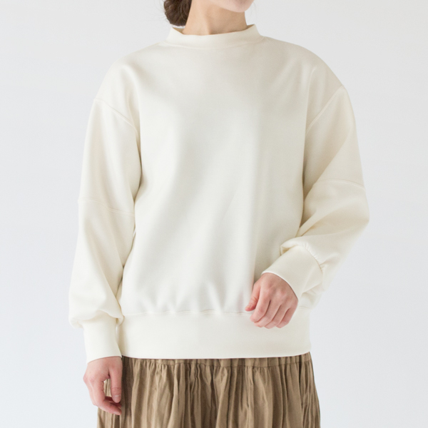 ECRU・身長162cm