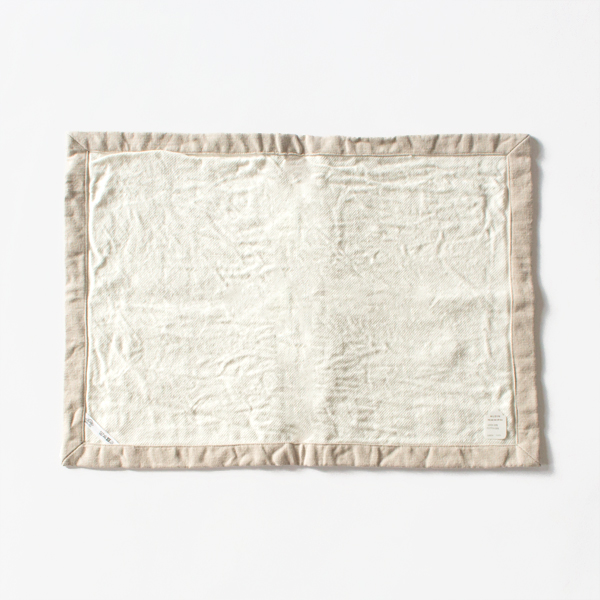 裏面はホワイト(BEIGE)