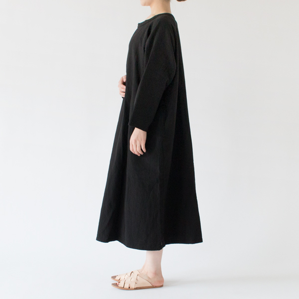 身長：162cm(黒)