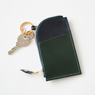 鍵は三つ取り付けられます(DARK BLUE/BOTTLE GREEN) 鍵は三つ取り付けられます(DARK BLUE/BOTTLE GREEN)