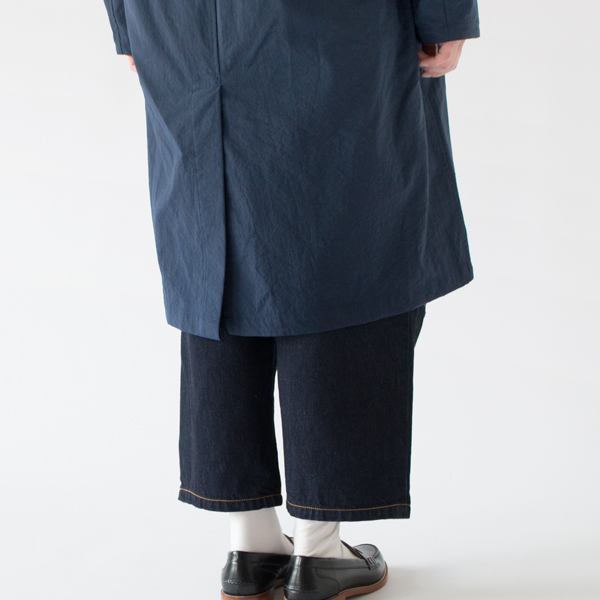 足さばきのいいコートです(NAVY(藍))