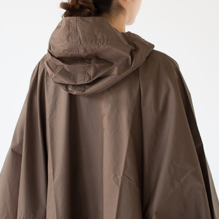 【美品】 フェールラーベン　ポンチョ ポンチョ／FJALLRAVEN(フェールラーベン)｜愛着を持ってずっと