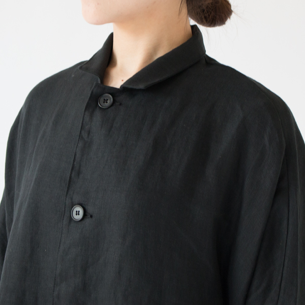 メンズライクに寄りすぎない絶妙なバランス(BLK、162cm)