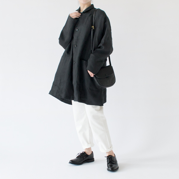 シックでメリハリのある装いに(BLK、162cm)