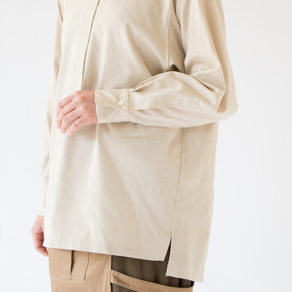 前後で丈の違うデザイン(BEIGE)