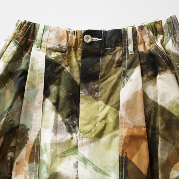 ゴムシャーリング仕様のリラックス感のある穿き心地(CAMOUFLAGE) ゴムシャーリング仕様のリラックス感のある穿き心地(CAMOUFLAGE)