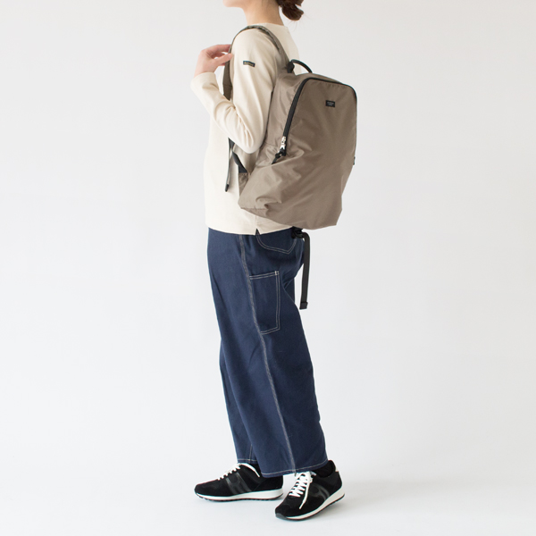 通勤通学バッグとして(SLATE KHAKI)