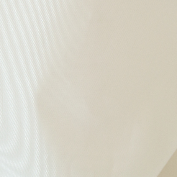 使い初めはパリパリとした感触も次第に柔かく変化していきます((WHITE)