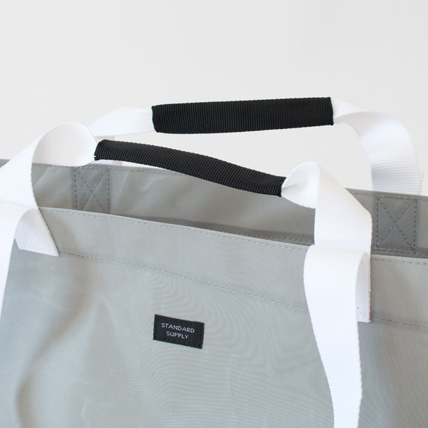 手の負担を軽減するためにテープを巻いた短いハンドル(GREY)