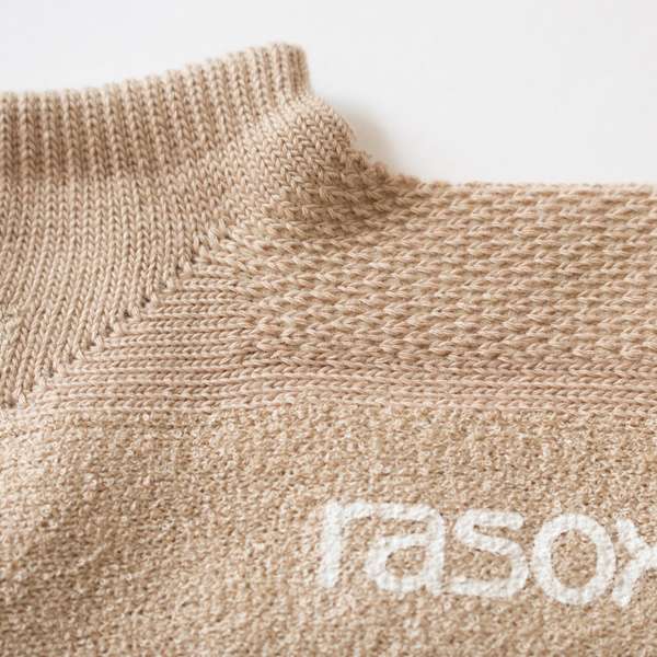 甲部分がメッシュ編み仕様になっています(サンドベージュ) 甲部分がメッシュ編み仕様になっています(サンドベージュ)