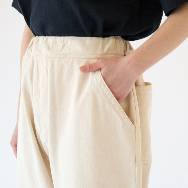 ウエストゴムで楽な穿き心地(KN) ウエストゴムで楽な穿き心地(KN)