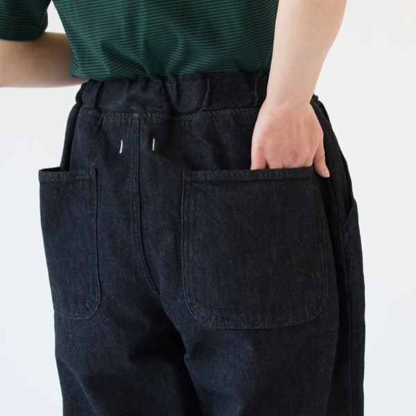 後ろにも大きめのポケット(ID) 後ろにも大きめのポケット(ID)