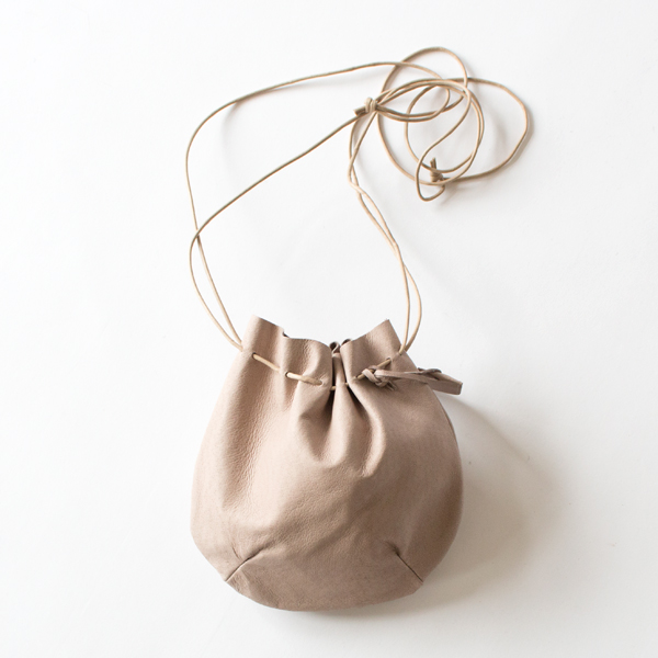 HALLIE バルーンショルダーバッグ(PINK BEIGE)