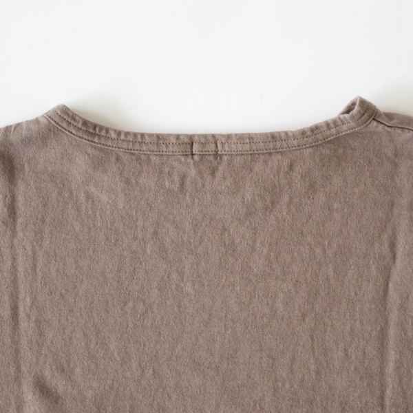 後ろ(TAUPE)